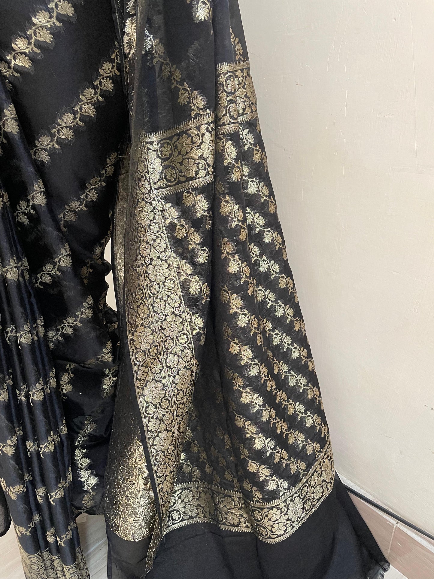 Black Chiffon Bnarasi