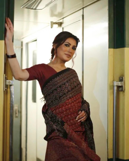 Mehwish Hayat loved - Petal Red
