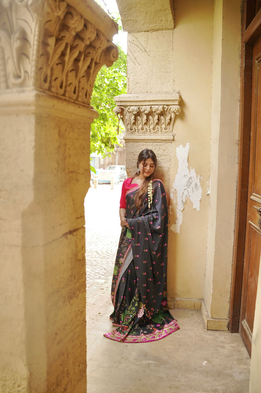 Gulbahar in Black