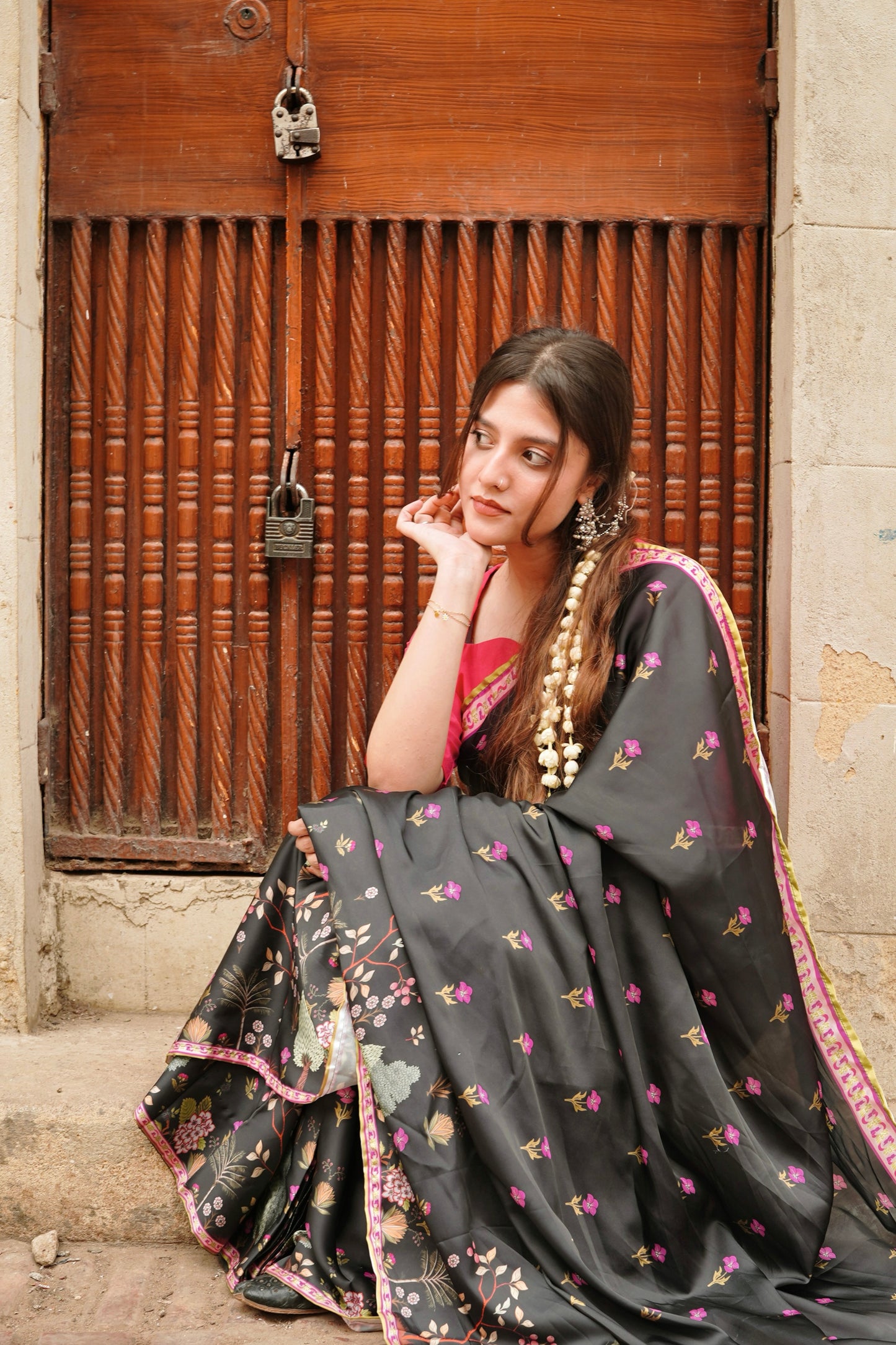 Gulbahar in Black