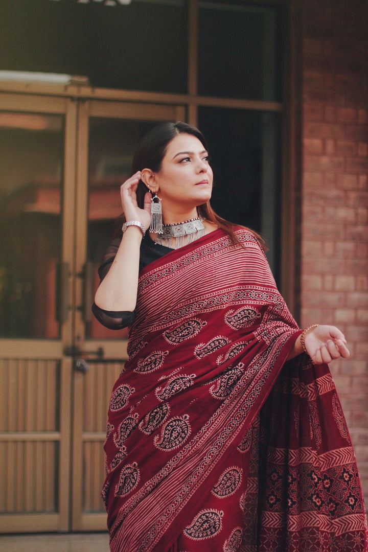 Sindhi Ajrak Saree Elegant Traditional Saree Online Saareeka Sindhi Ajrak Saree Elegant Traditional Saree Online Saareeka