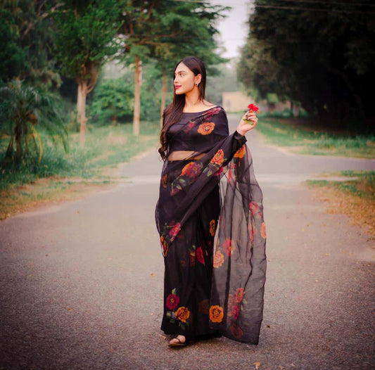 Siyah-Stitched Saree